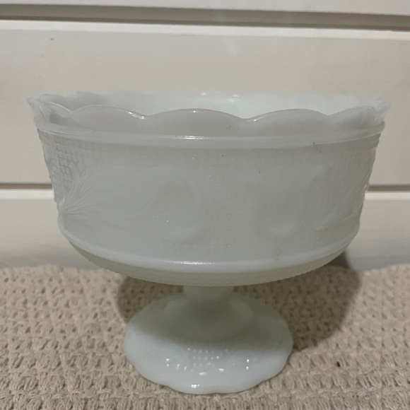 WHITE Milk Glass Compote - Picture 1 of 5